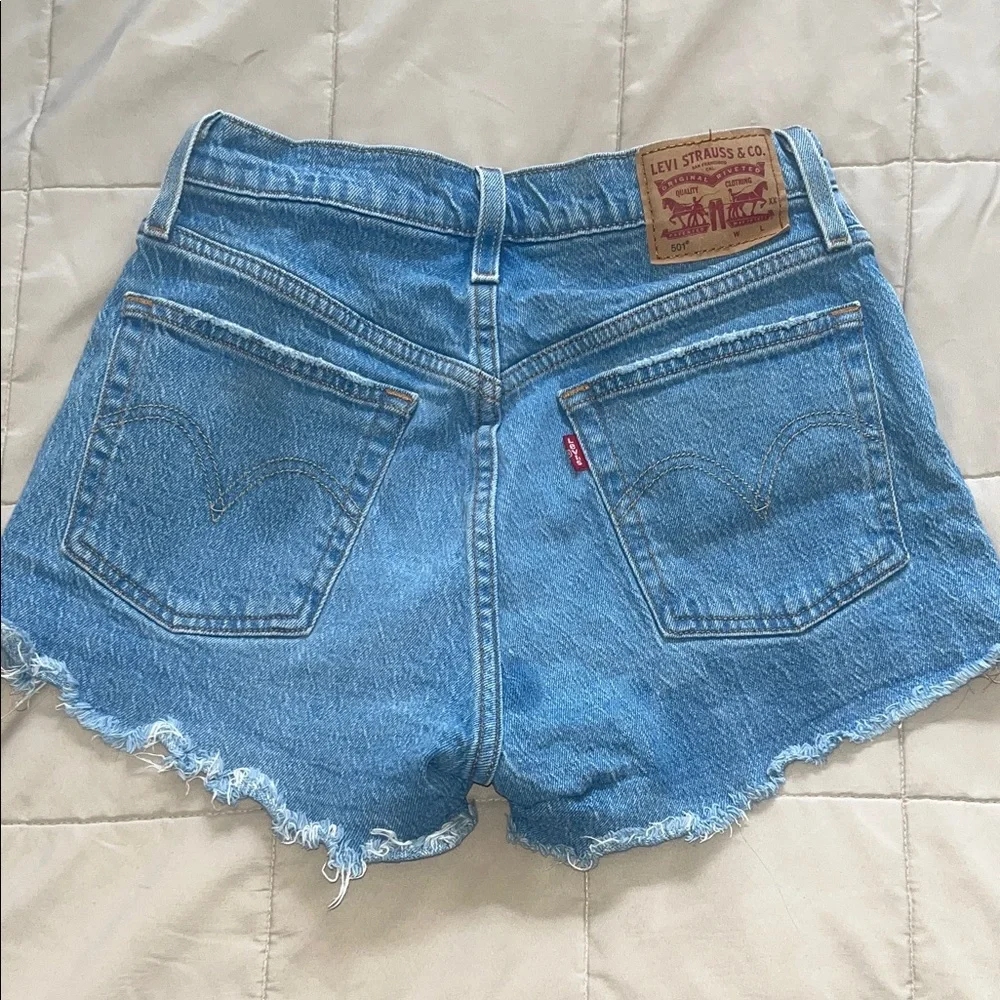 Levi’s 501 Denim High Rise Distressed Women’s shorts Jean Blue 26 - Picture 3 of 9